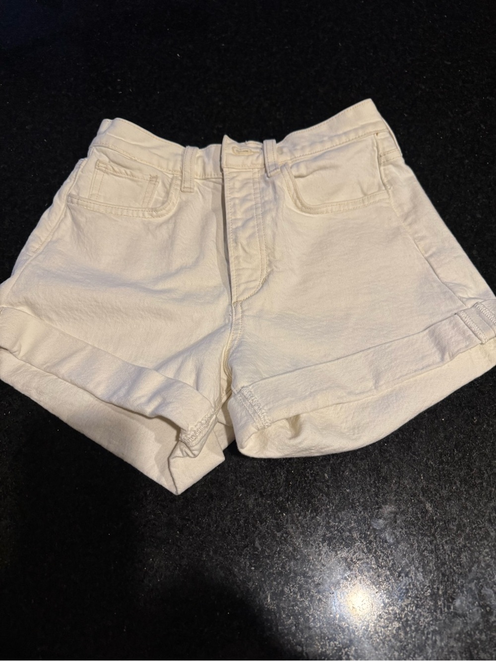 THE ALEX
HIGH RISE SHORT // VINTAGE STRETCH /
ROLLED HEM - Picture 6 of 12